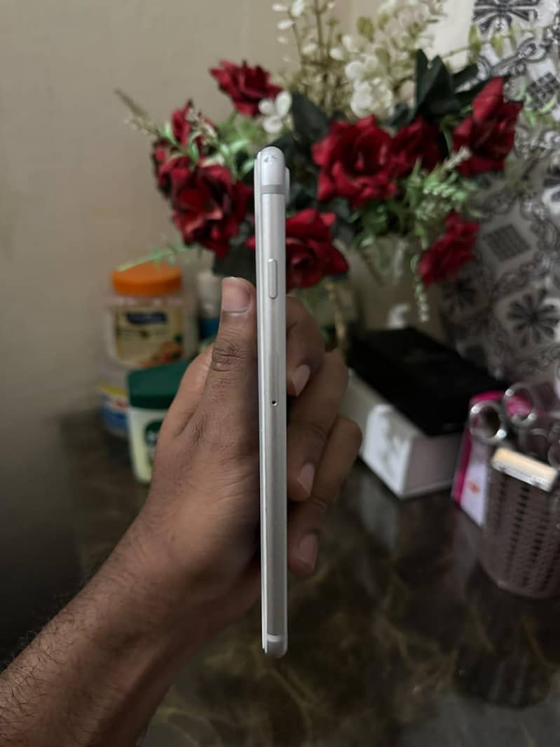 Apple iPhone 7 Plus 2