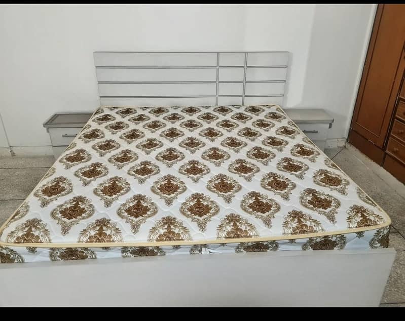 king size bed 0
