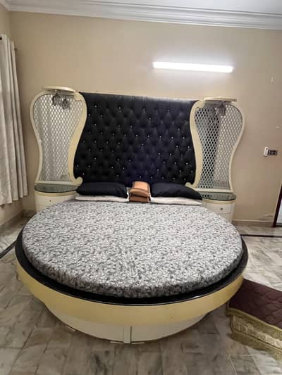 2 Beds and Dressing table with side table