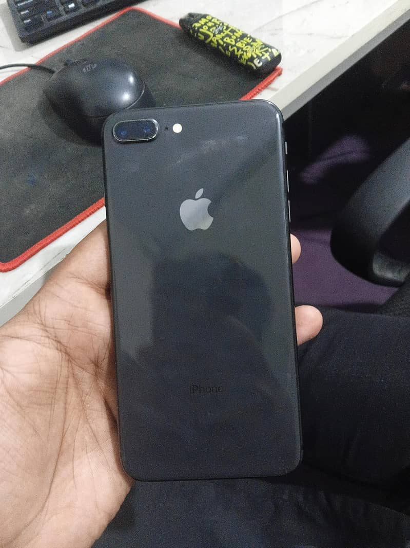 Apple iPhone 8 Plus 2