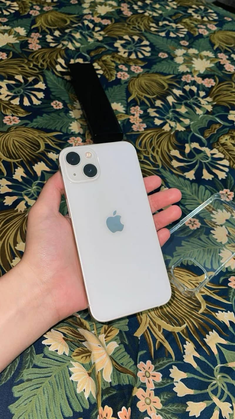 Apple iPhone 13 0