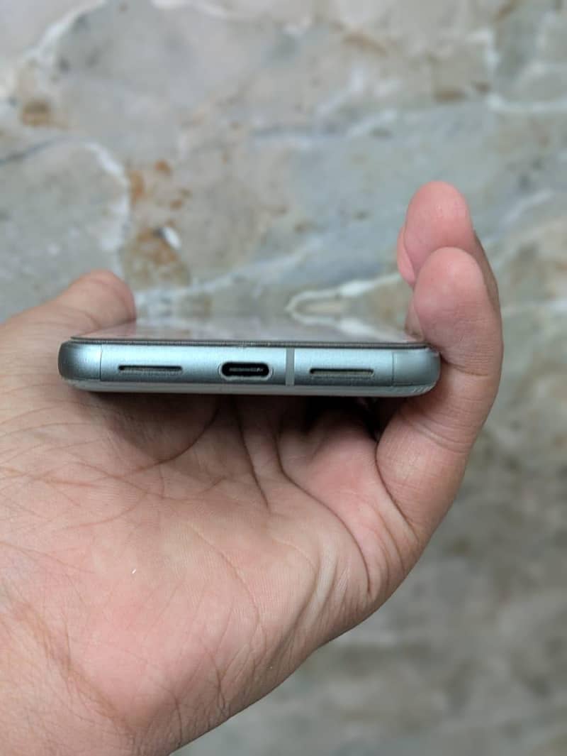 Google Pixel 8 2