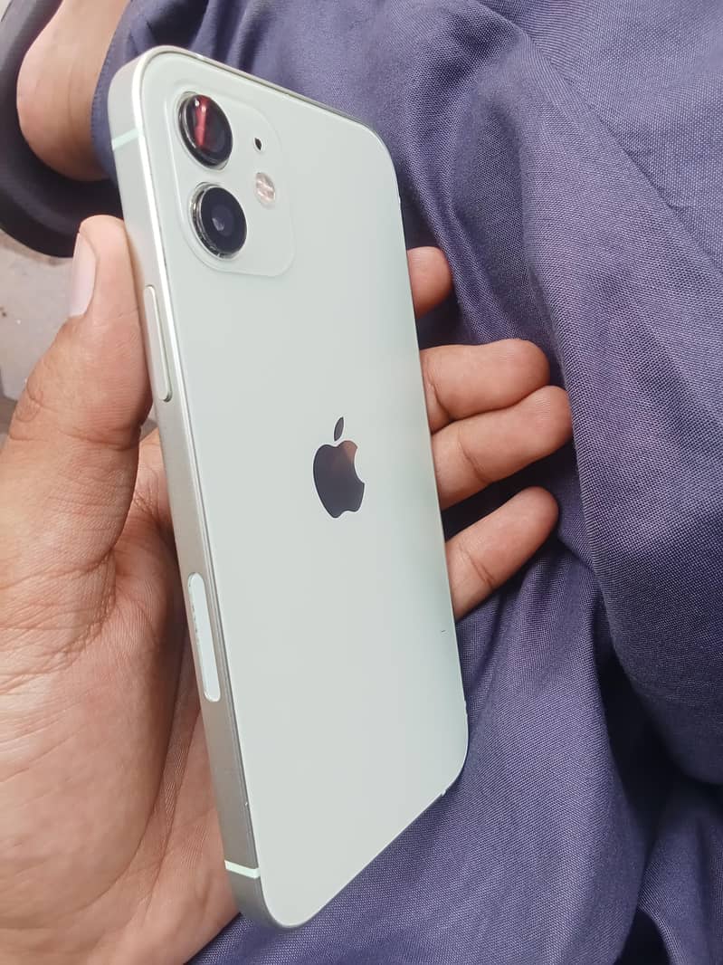 Apple iPhone 12 0