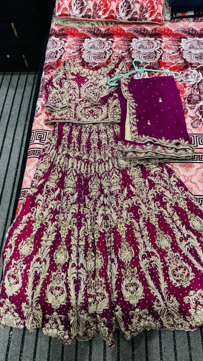 Lehnga for sale Condition 10/9'9 Only one time used in barat