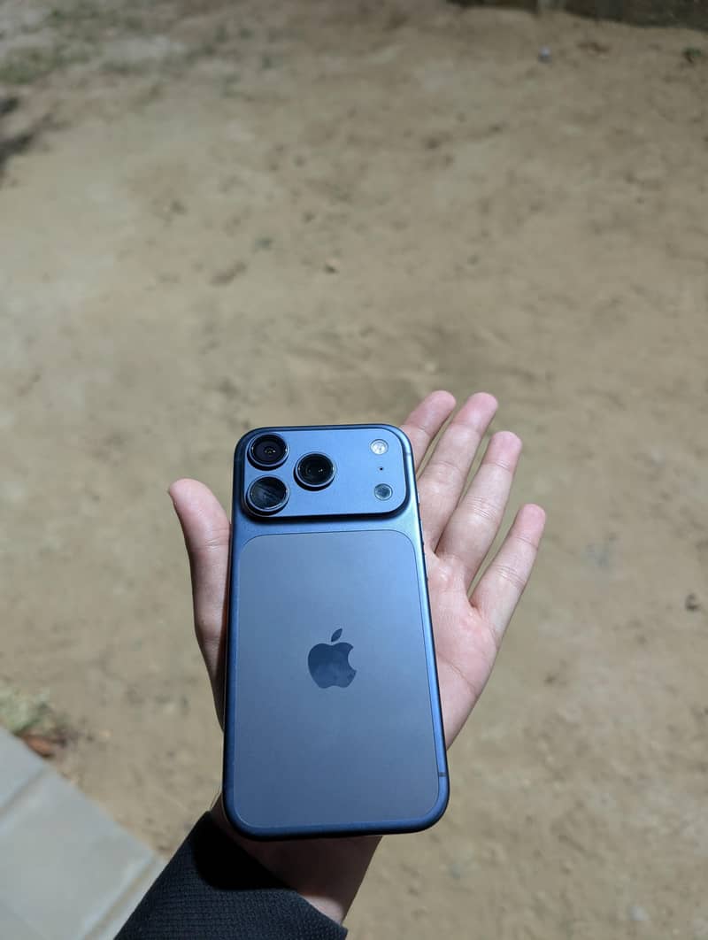 Apple iPhone 17 Pro 0