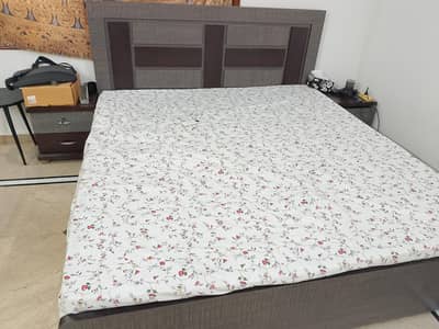 Selling Bedroom Set without Mattress