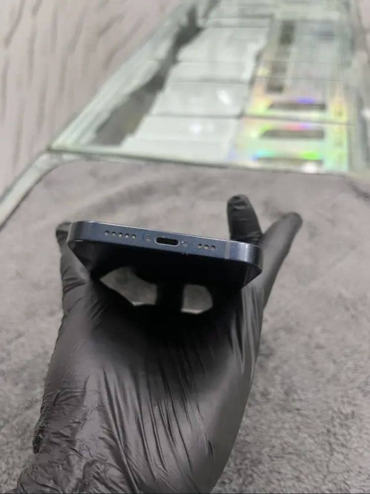 IPHONE 13 0