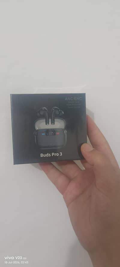 Buds Pro 3 Wireless Earbuds – Excellent Condition