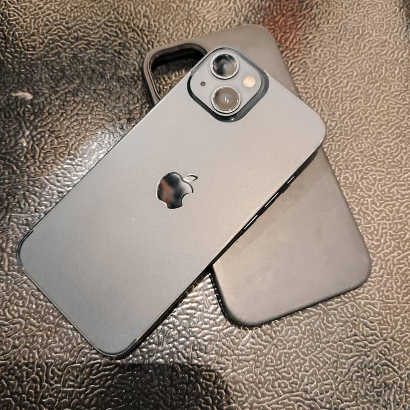 Apple iPhone 13 2