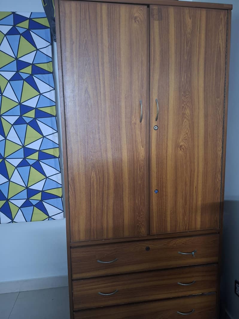 wardrobe 0