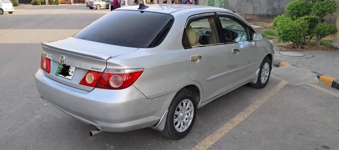 Honda city 2006 model very very clean car urgent sale