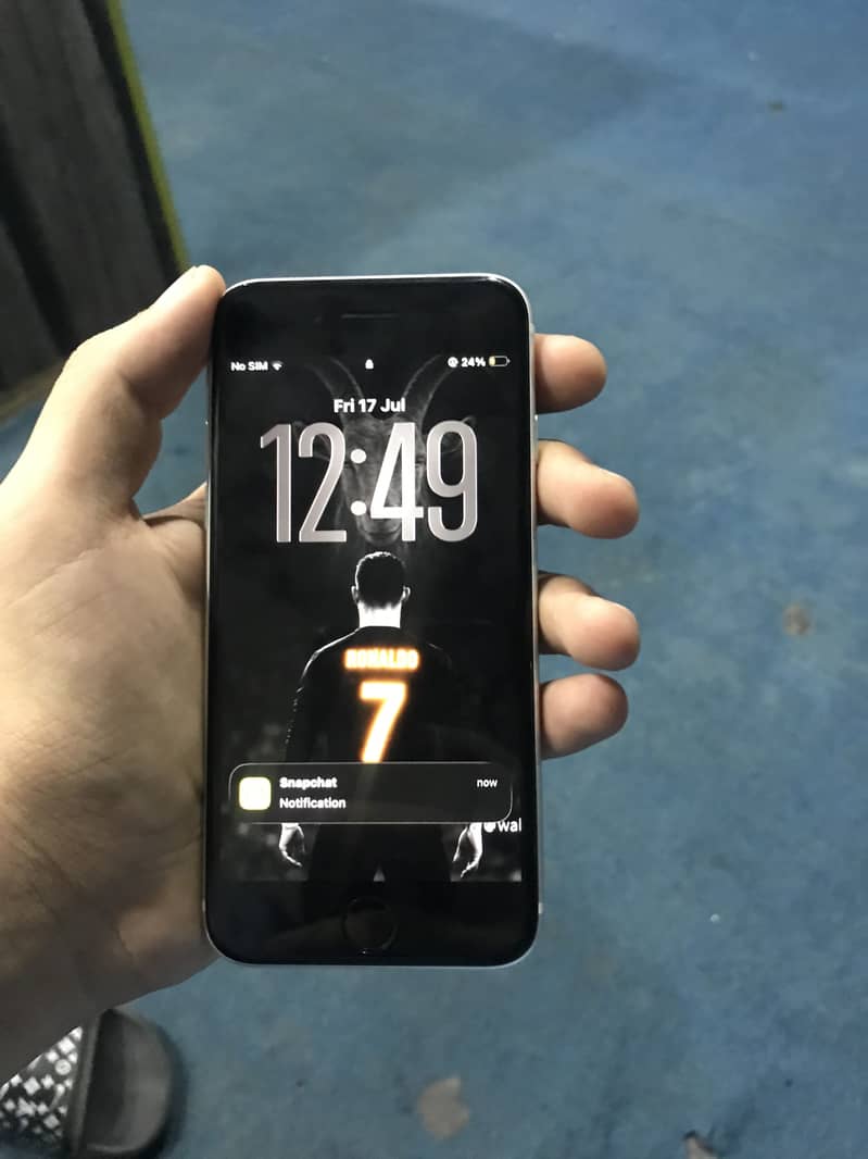 Apple iPhone SE 0
