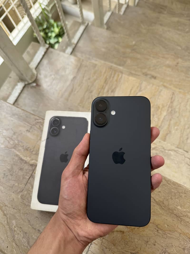 Apple iPhone 16 Plus 1