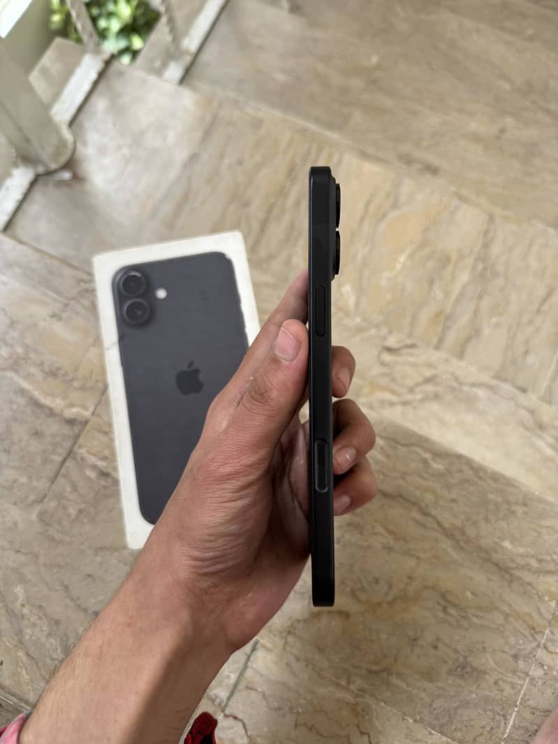 Apple iPhone 16 Plus 4