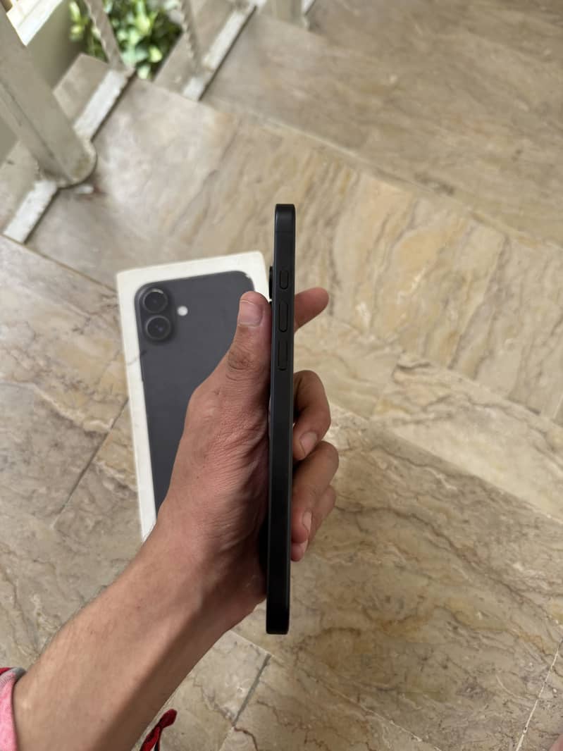 Apple iPhone 16 Plus 6