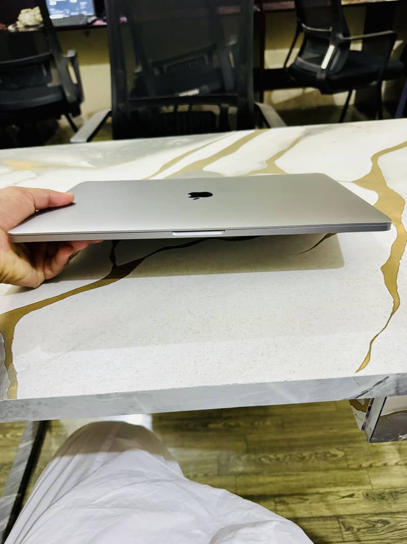 Macbook pro 1