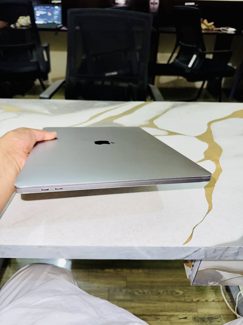 Macbook pro 2