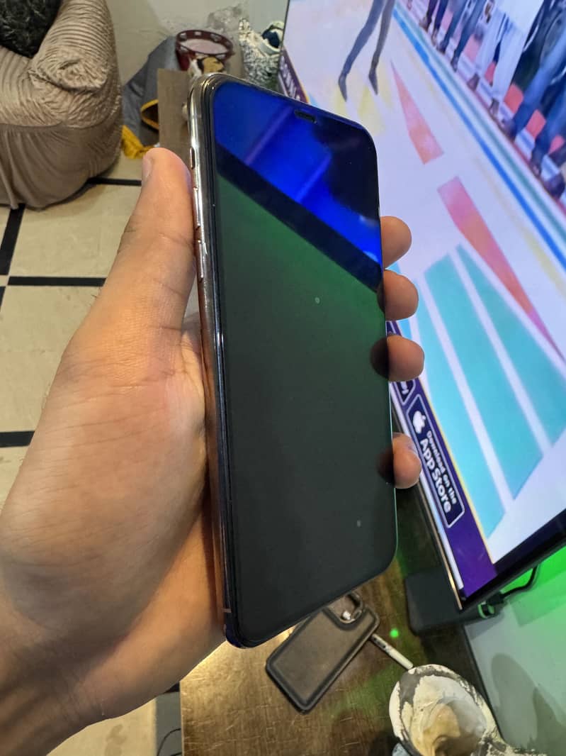 iPhone 11 pro max 5
