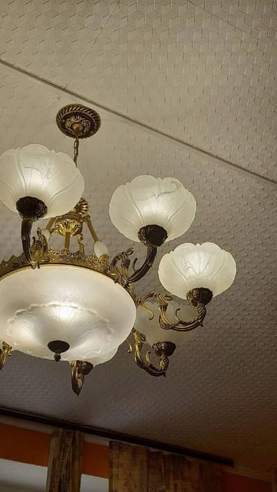 chandeliers / fanoos