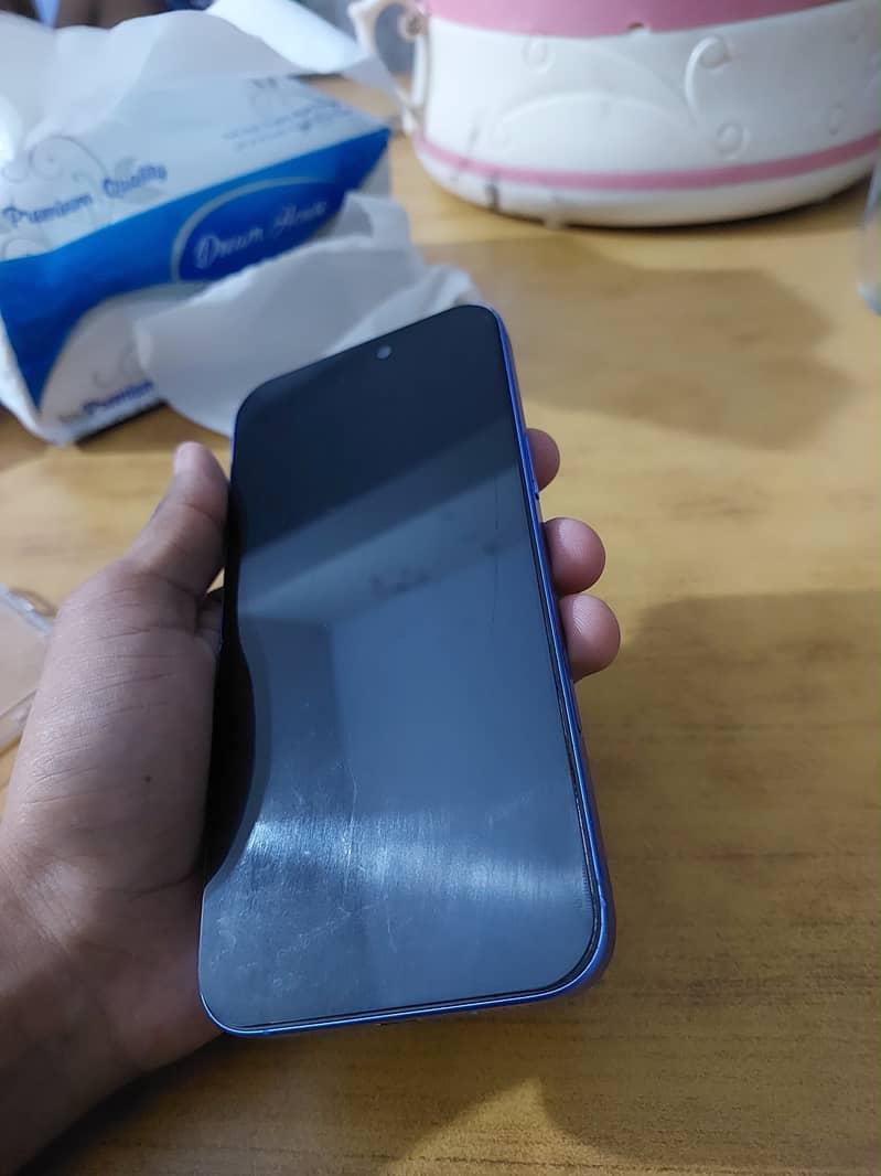 Apple iPhone 16 Plus 4