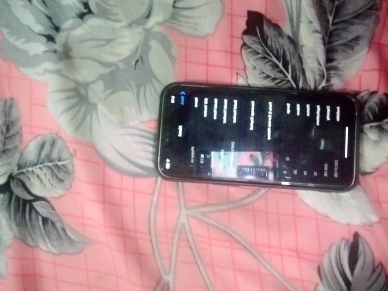 Apple iPhone X 3