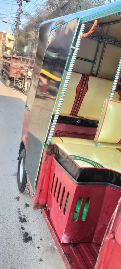 rickshaw pic and drop Lahore shehar mein