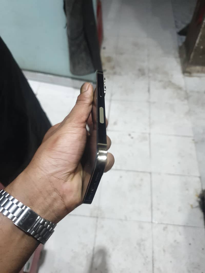 Apple iPhone 14 Pro 0