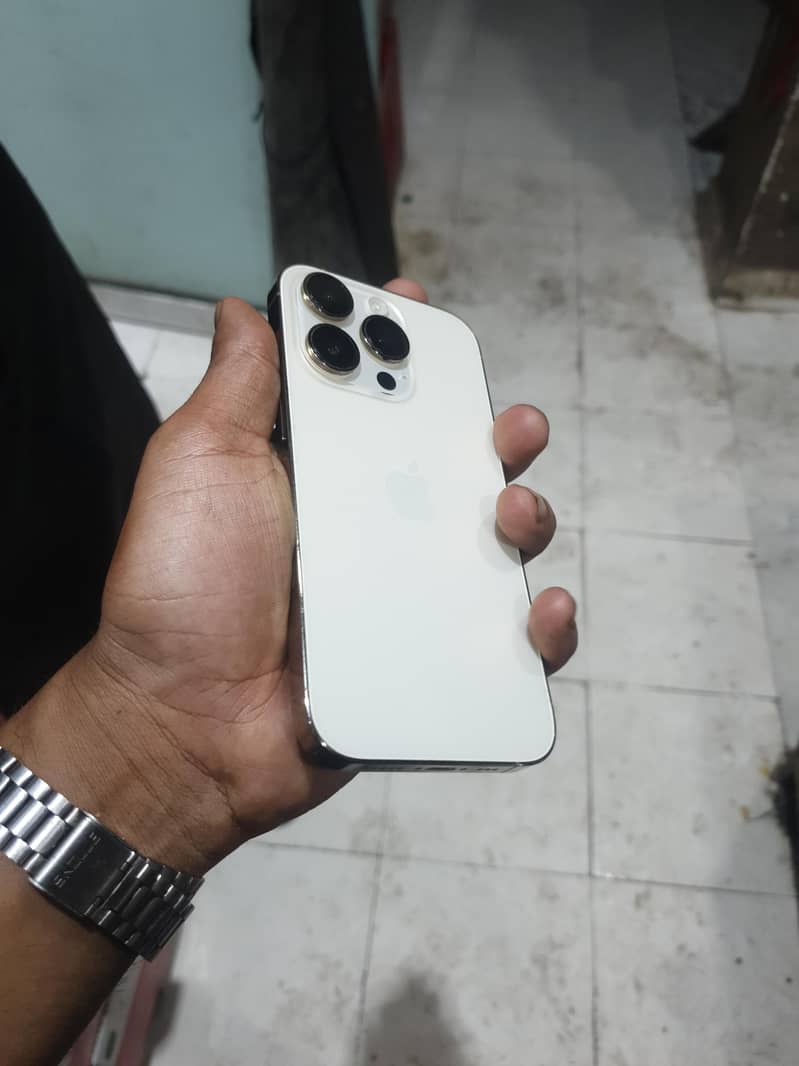 Apple iPhone 14 Pro 2