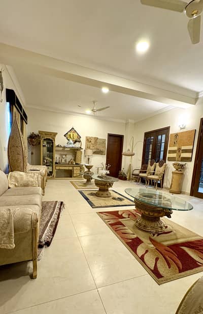 FULLY RENOVATED 500 SQ YARDS VILLA FOR SALE
