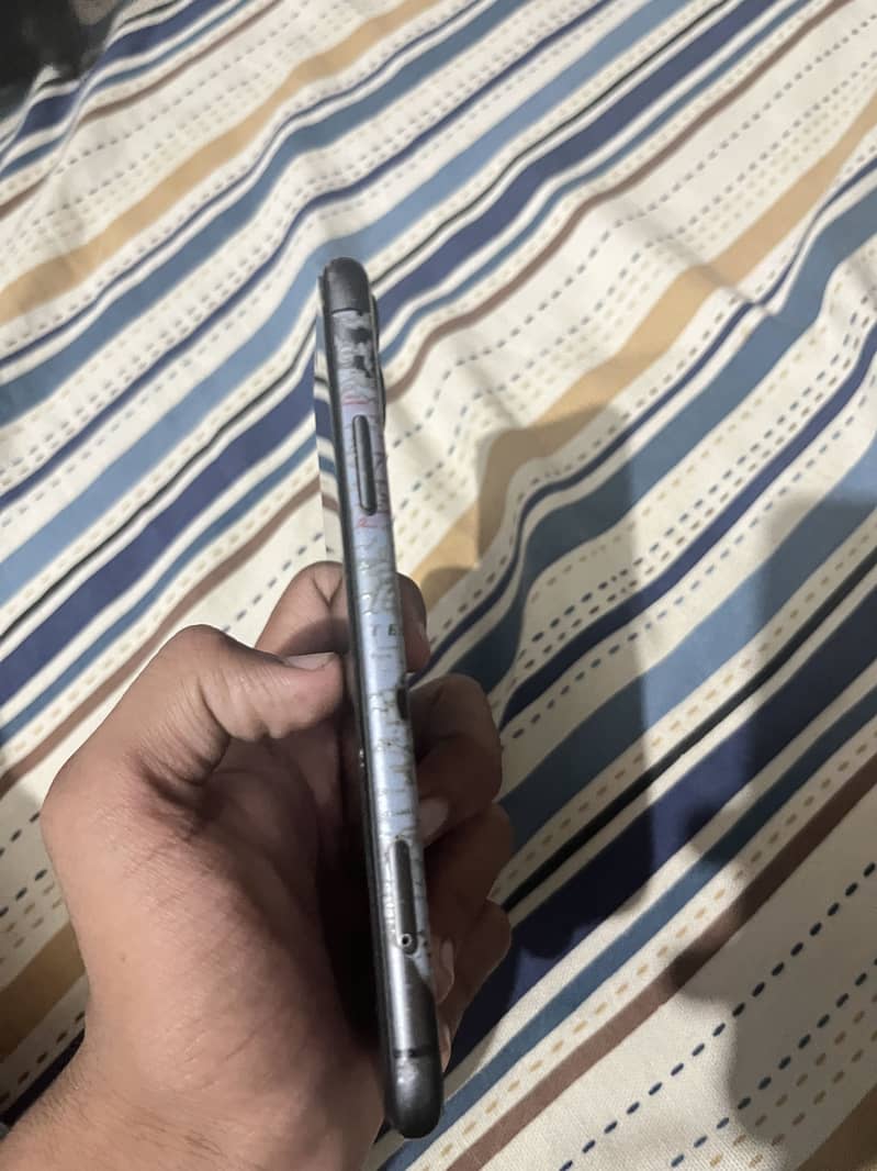 iPhone 11 0