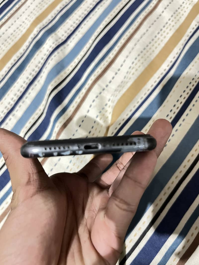 iPhone 11 1