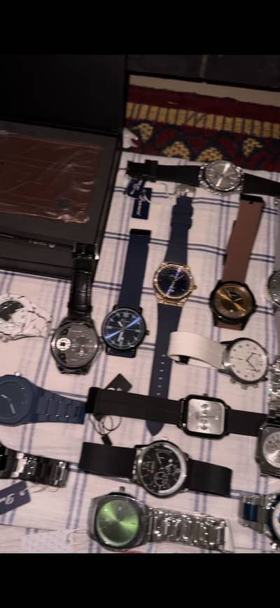 Watches available sasstay rate pr urgent sale