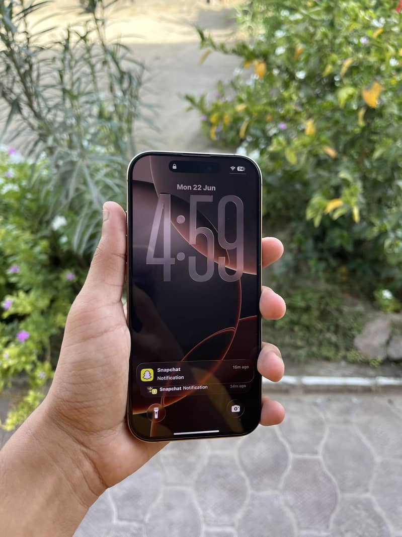 Apple iPhone 16 Pro 6