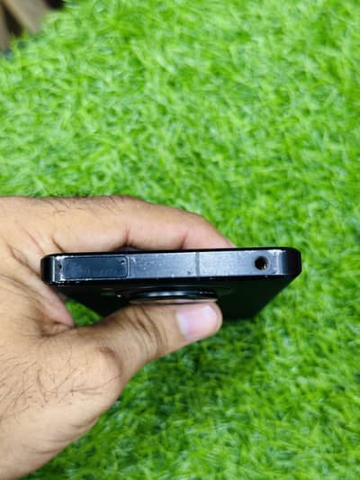 Sharp Aquos R7