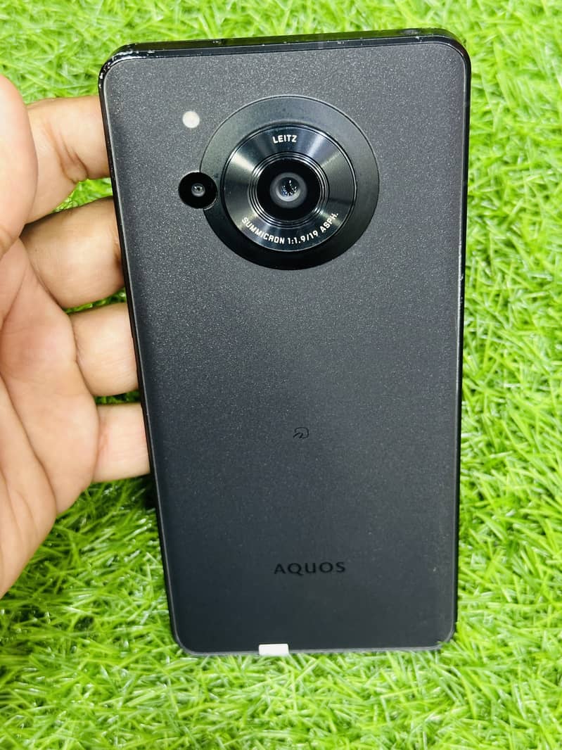 Sharp Aquos R7 2