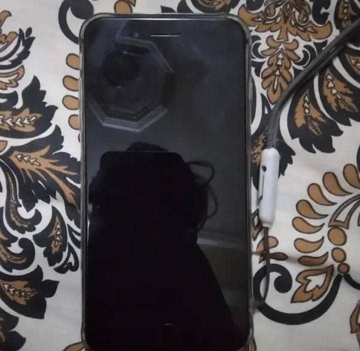 Apple iPhone 8 Plus 1