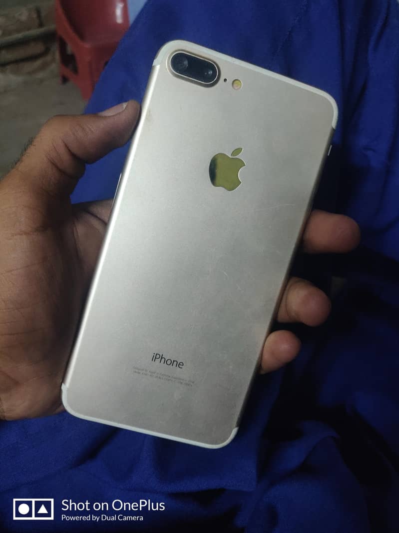 Apple iPhone 7 Plus 0