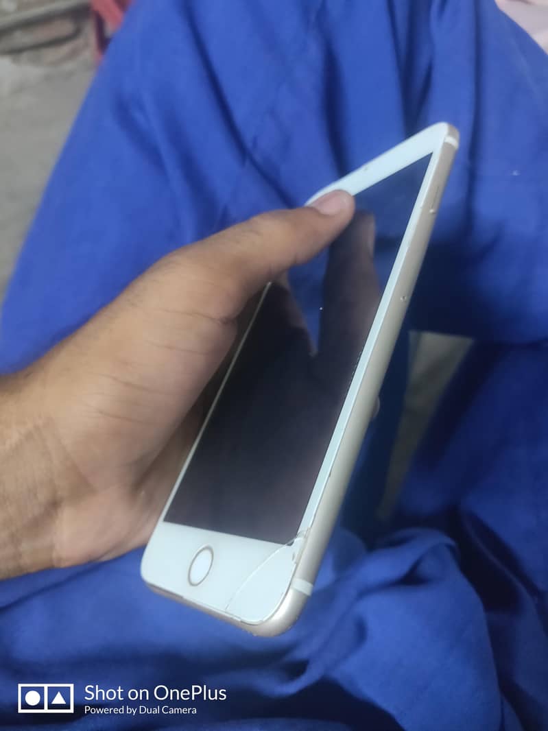 Apple iPhone 7 Plus 4