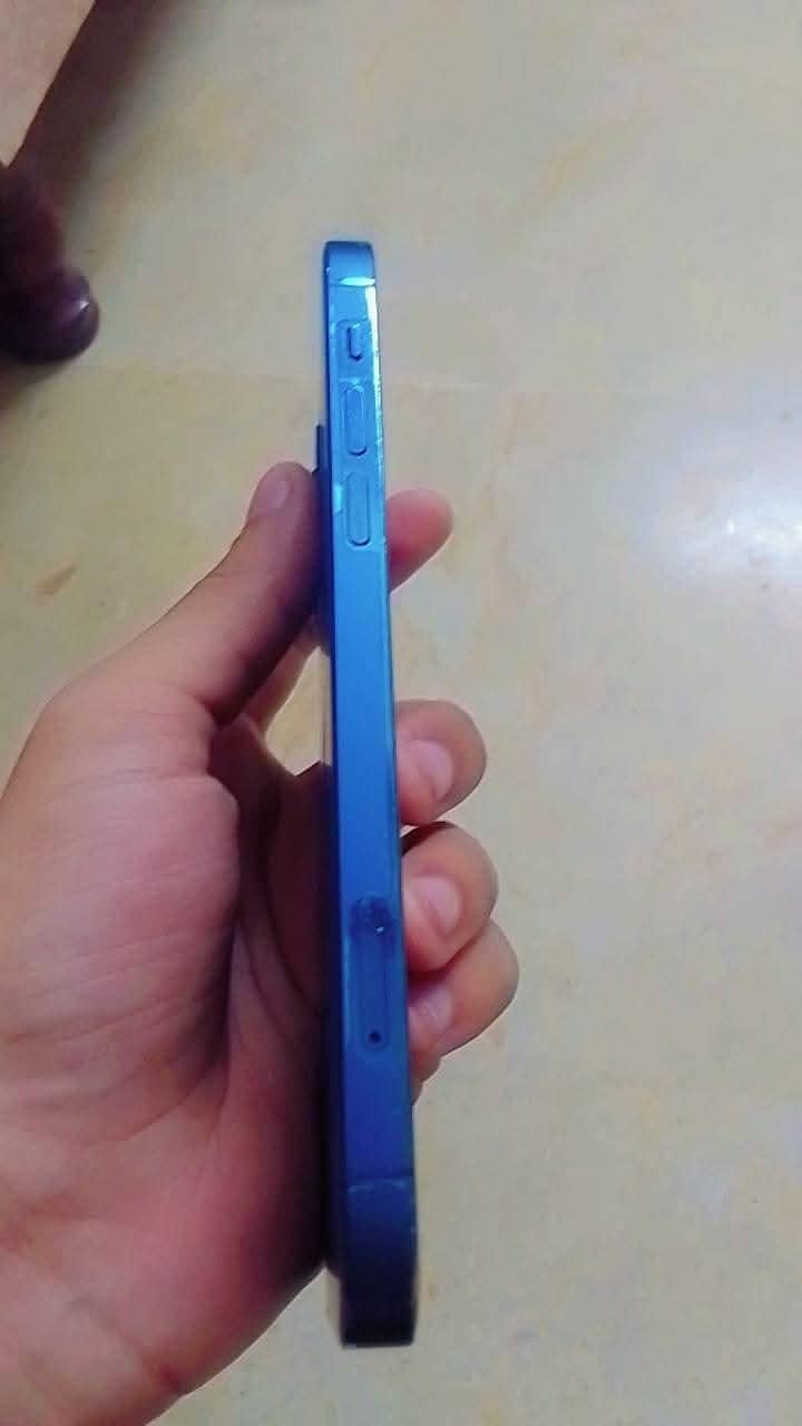 Apple iPhone 12 2