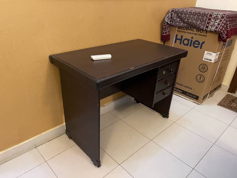 Computer table 2