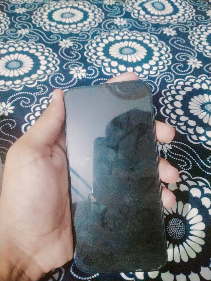 Iphone 13 4