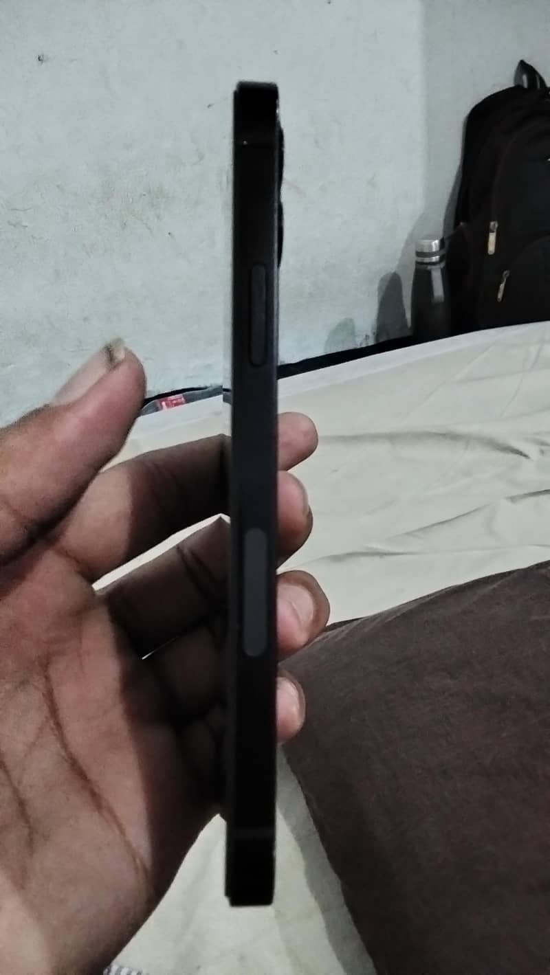 Apple iPhone 12 1