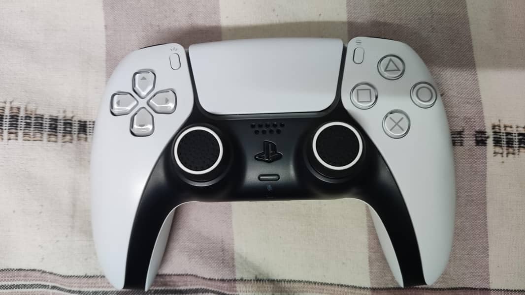 Playstation 5 DualSense wireless controller 0