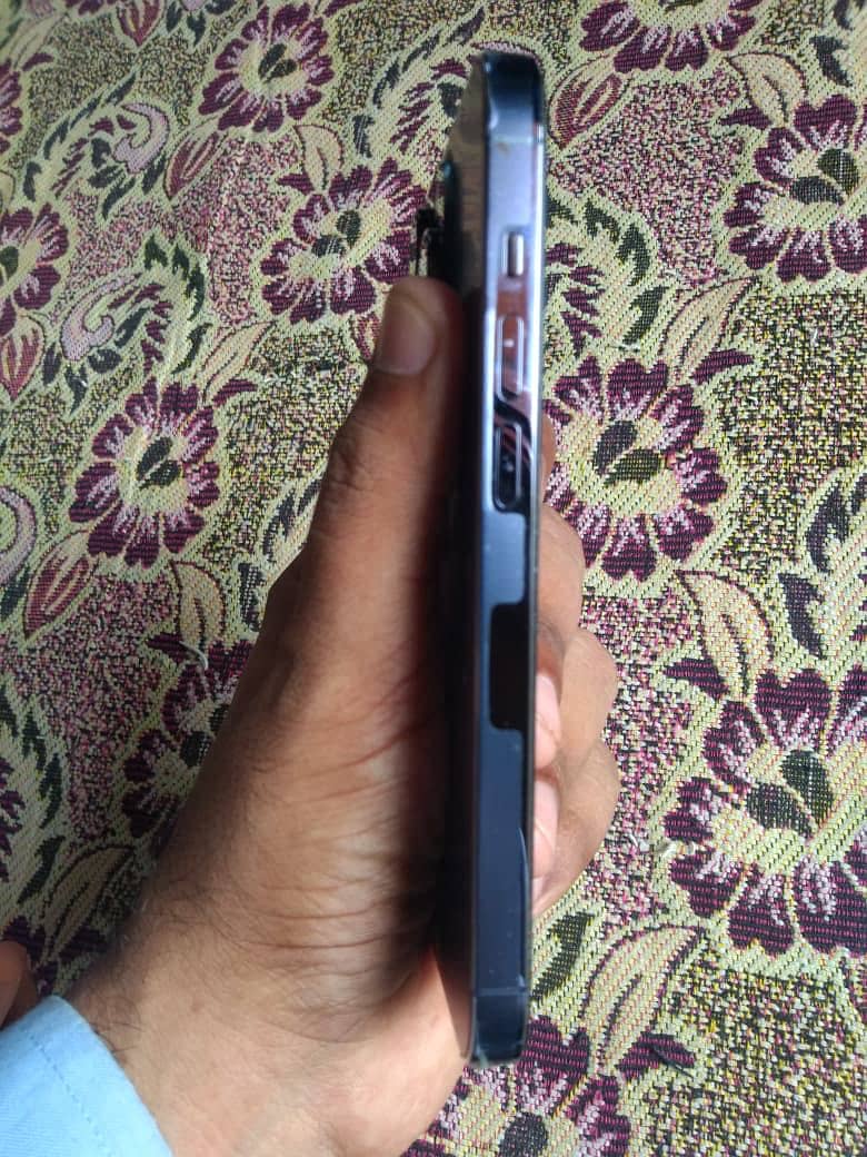 Apple iPhone 14 Pro 2