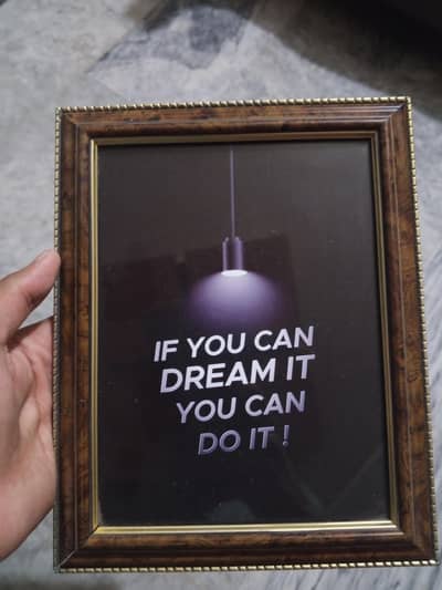 pack of 4 frames + 1 free