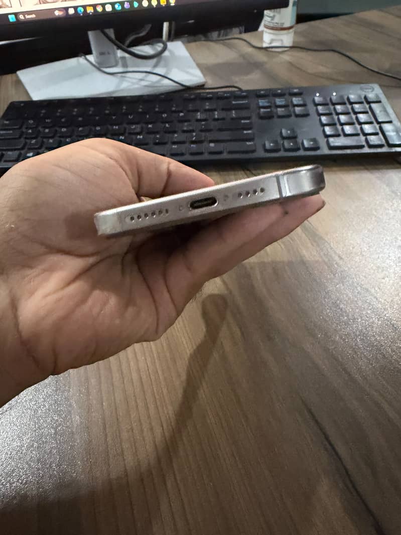 Apple iPhone 15 Pro Max 7