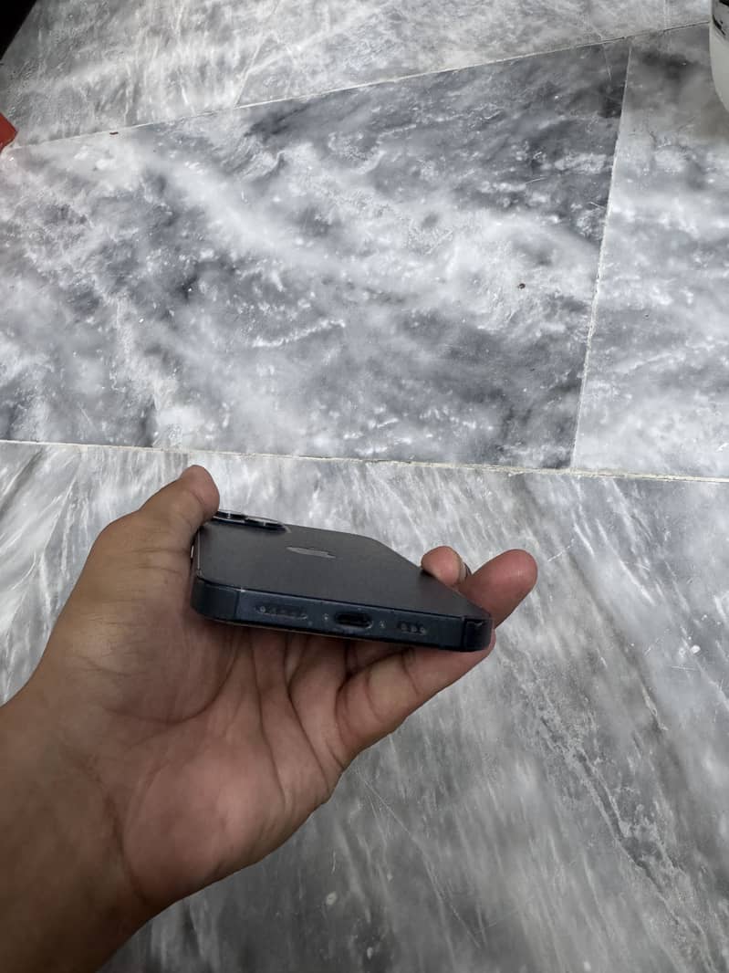 Apple iPhone 13 6