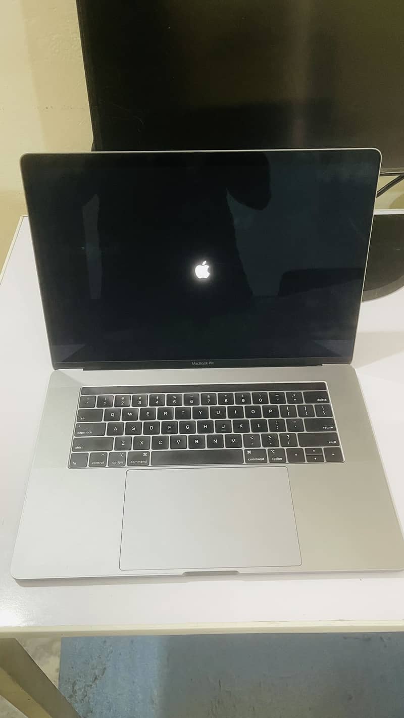 MacBook Pro 2019 32 / 512 1