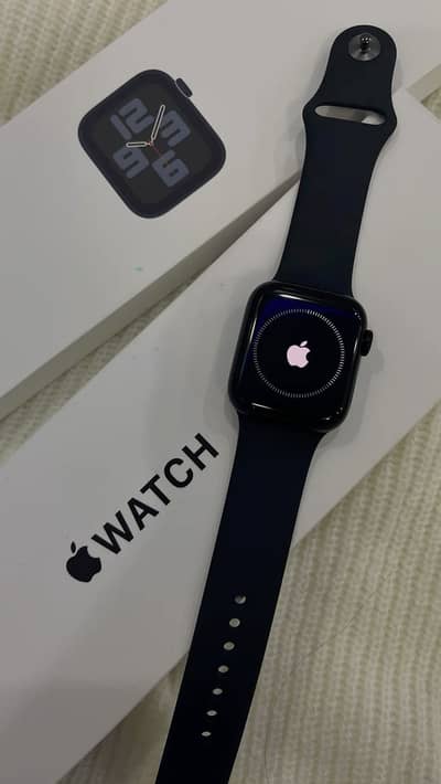 Apple Watch SE (GPS) (2nd Generation) 44mm