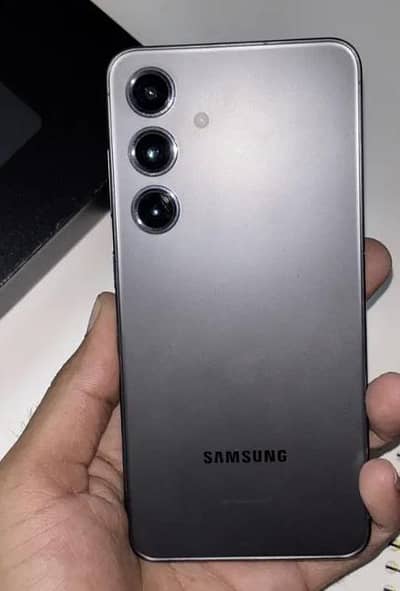 Samsung Galaxy S24 5G 128gb With Box 10/10 not a single scratch